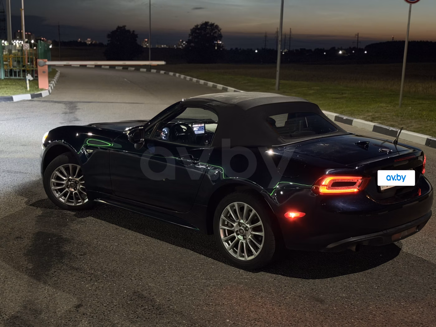 Fiat 124 Spider фото 12