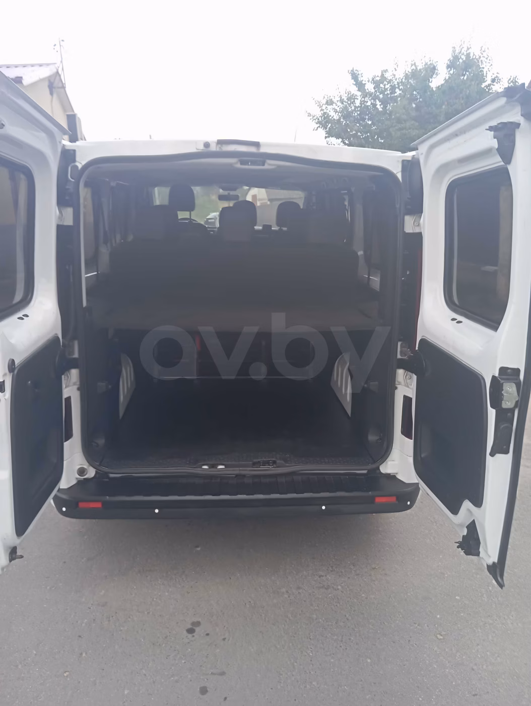 Opel Vivaro фото 8