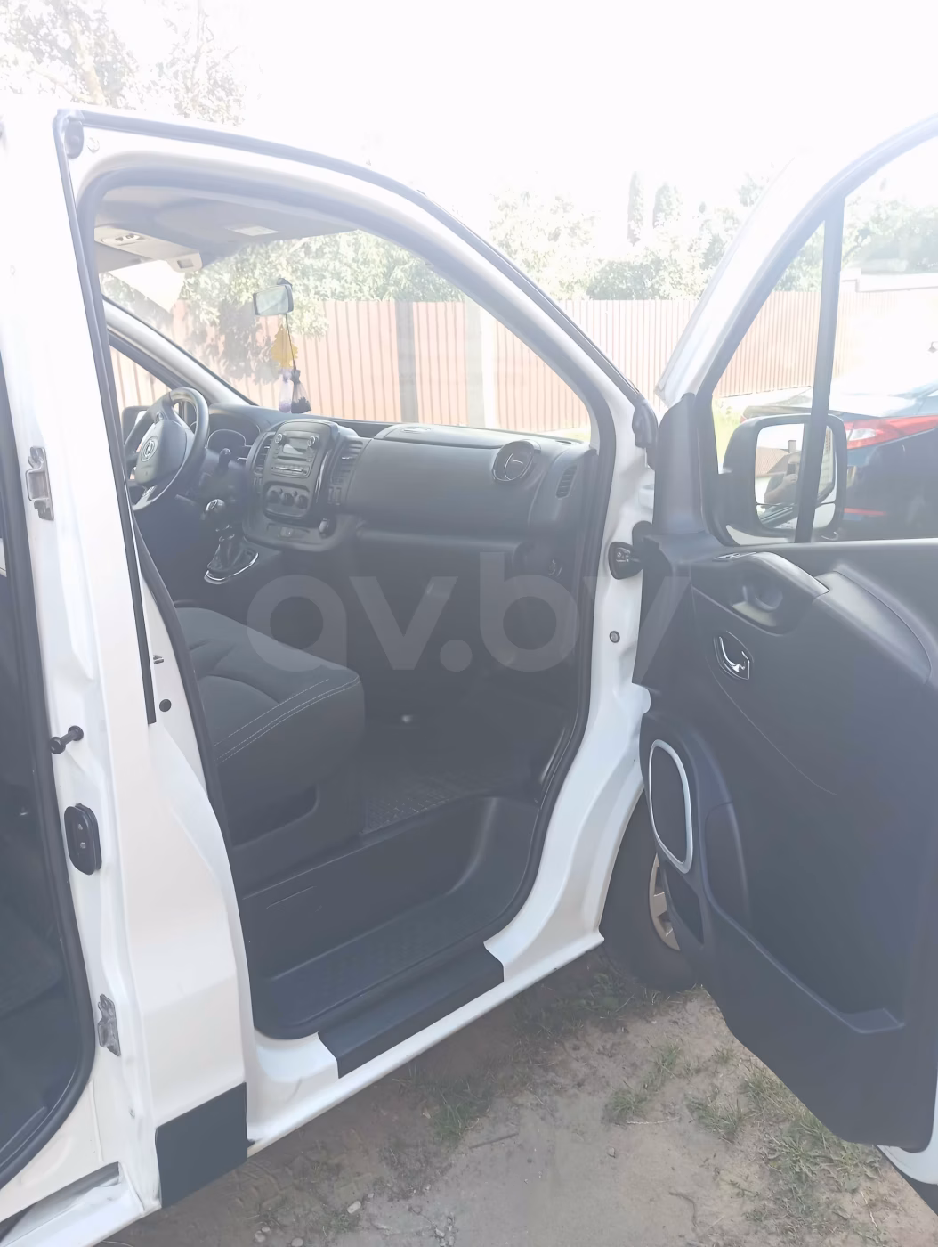 Opel Vivaro фото 6