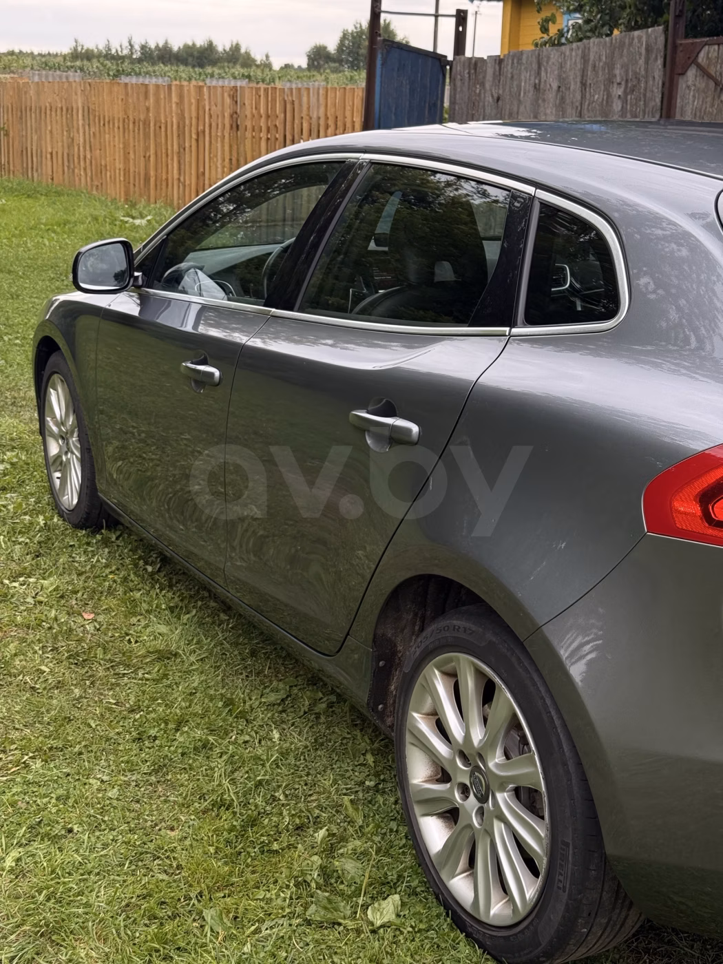 Volvo V40 фото 3