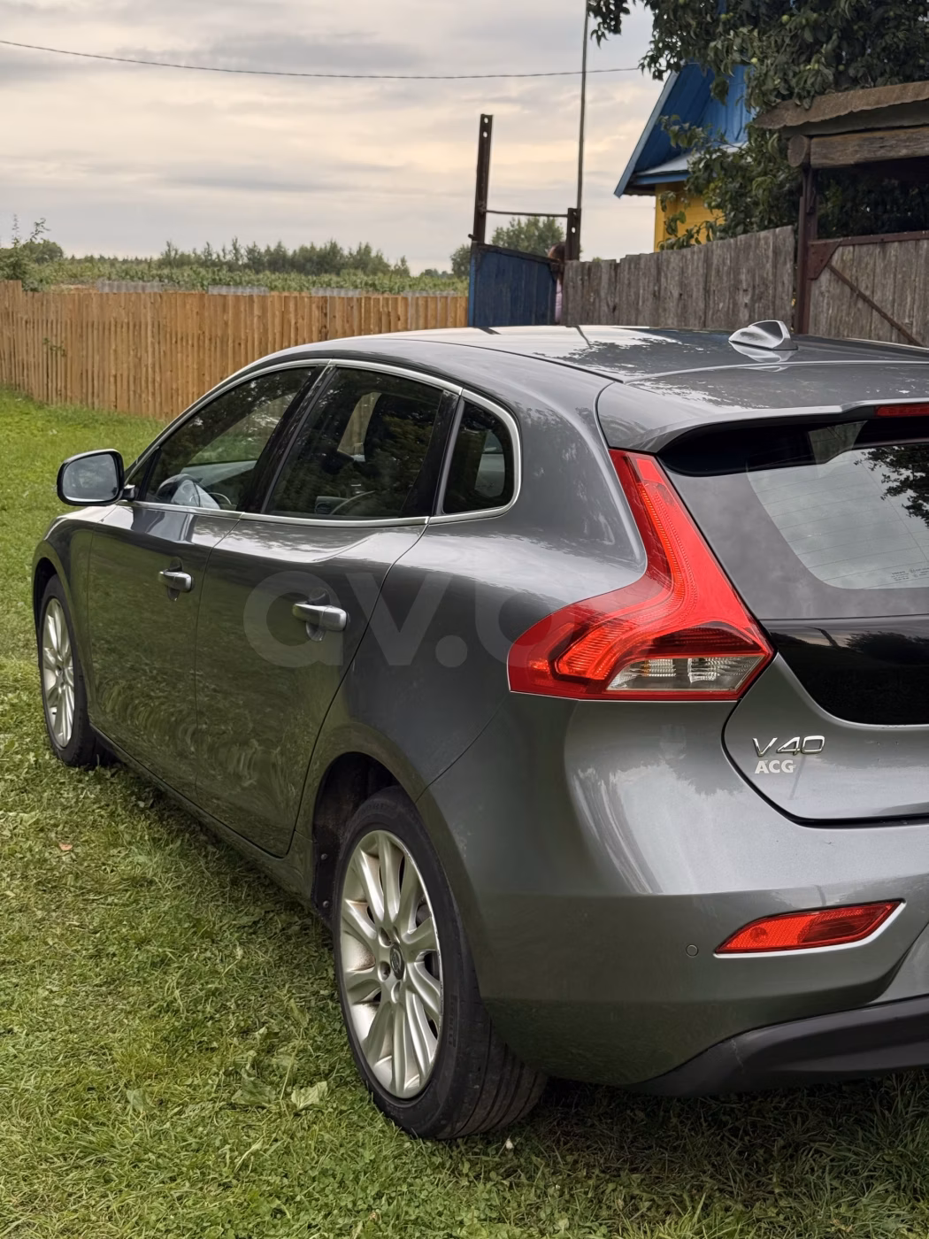 Volvo V40 фото 7