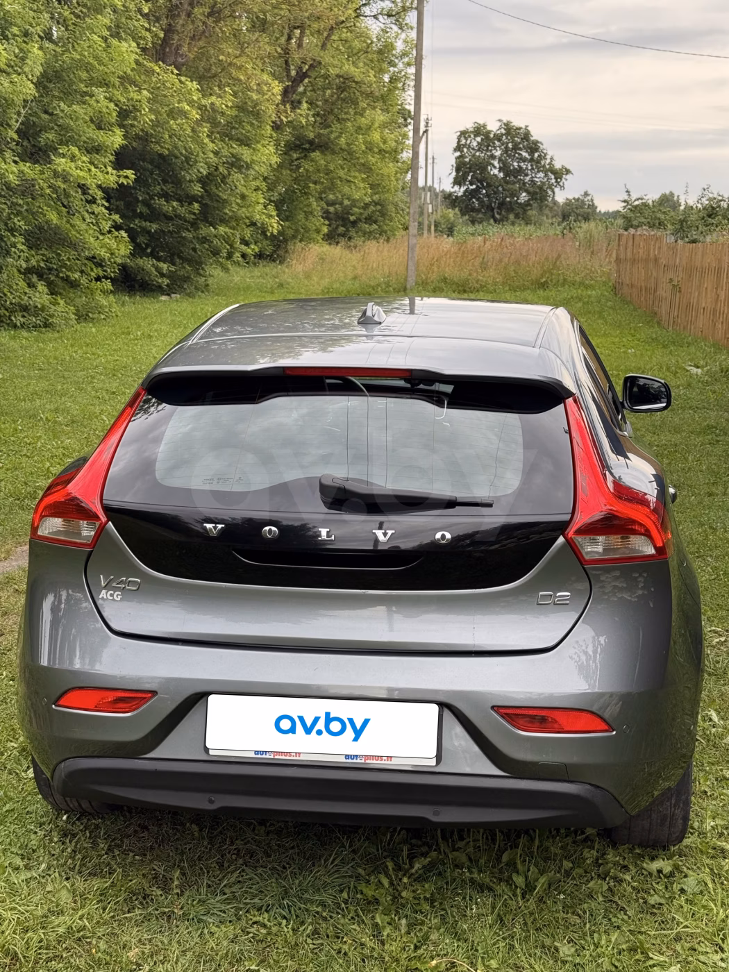 Volvo V40 фото 15