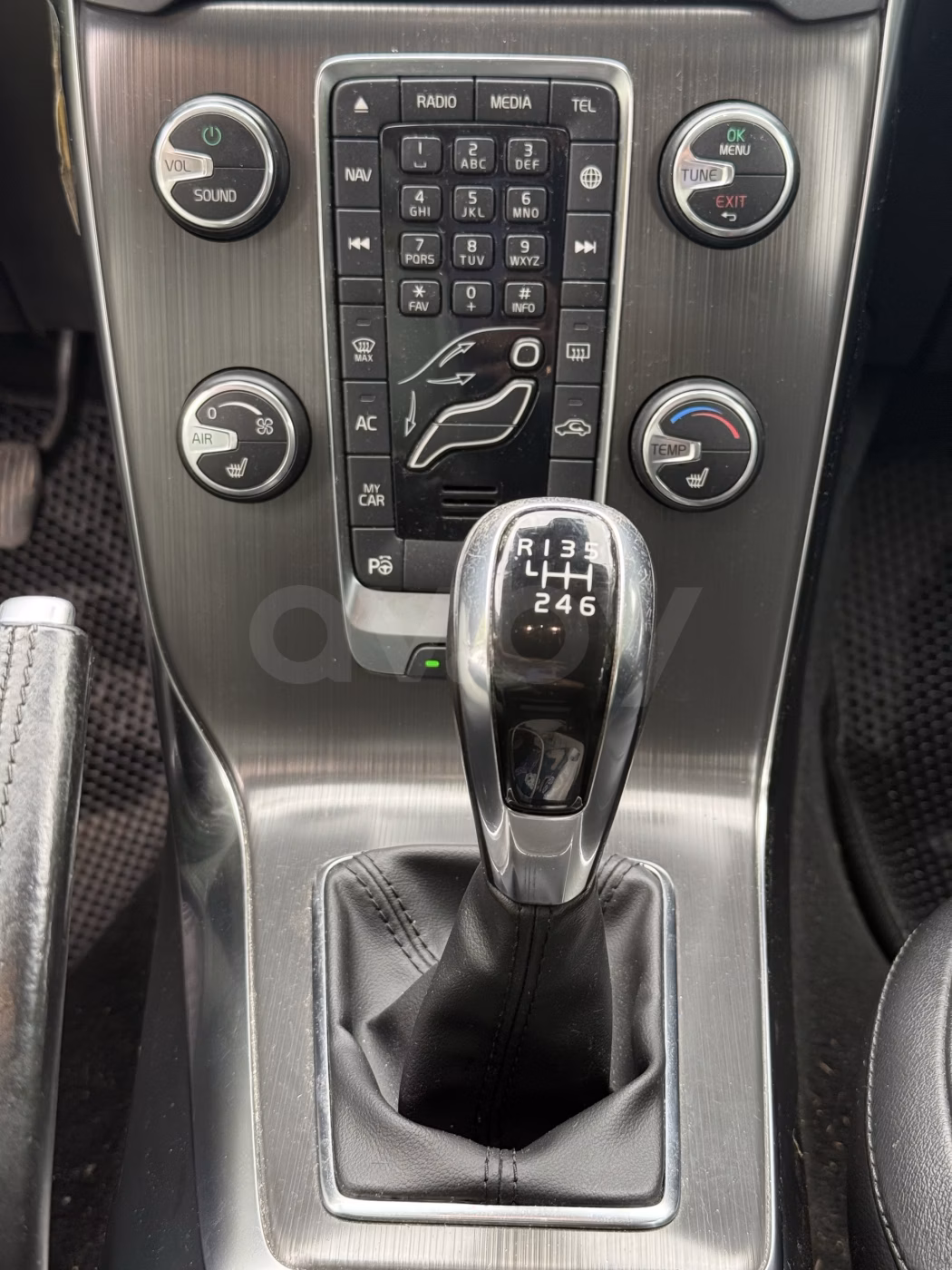 Volvo V40 фото 16