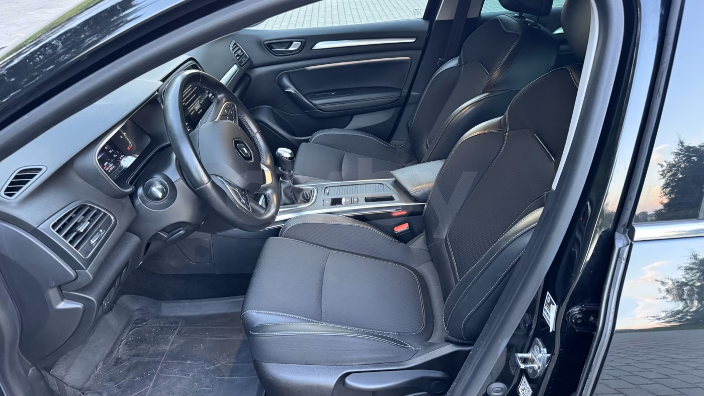 Renault Megane фото 9