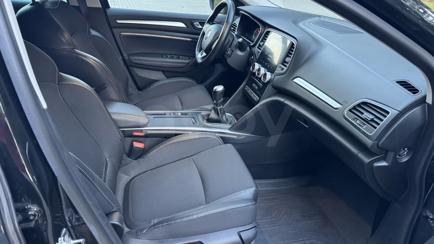 Renault Megane фото 12