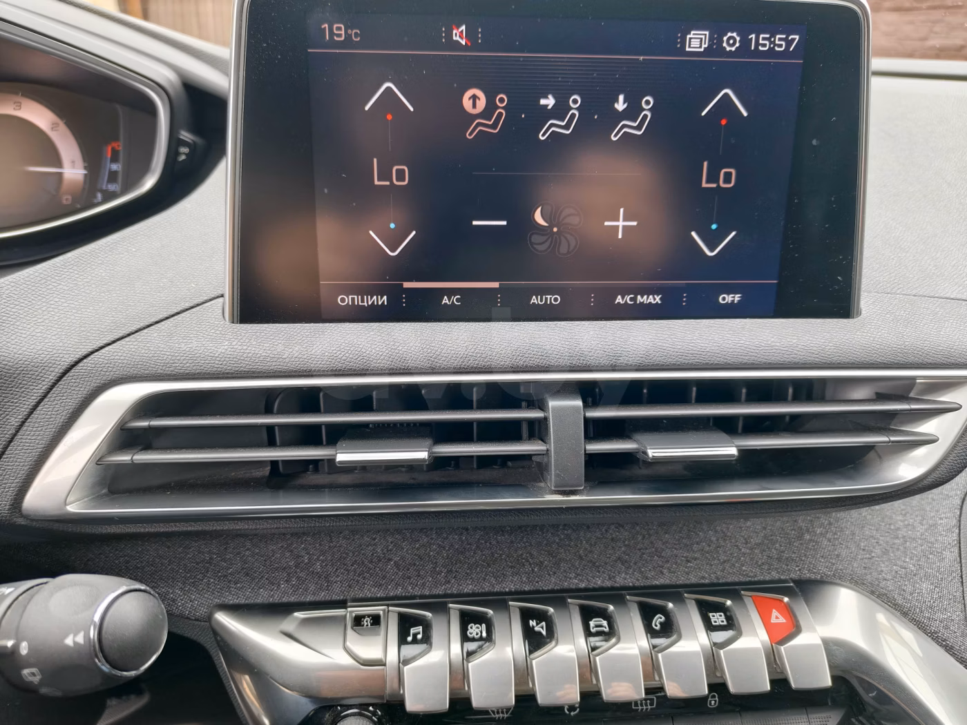 Peugeot 5008 фото 10