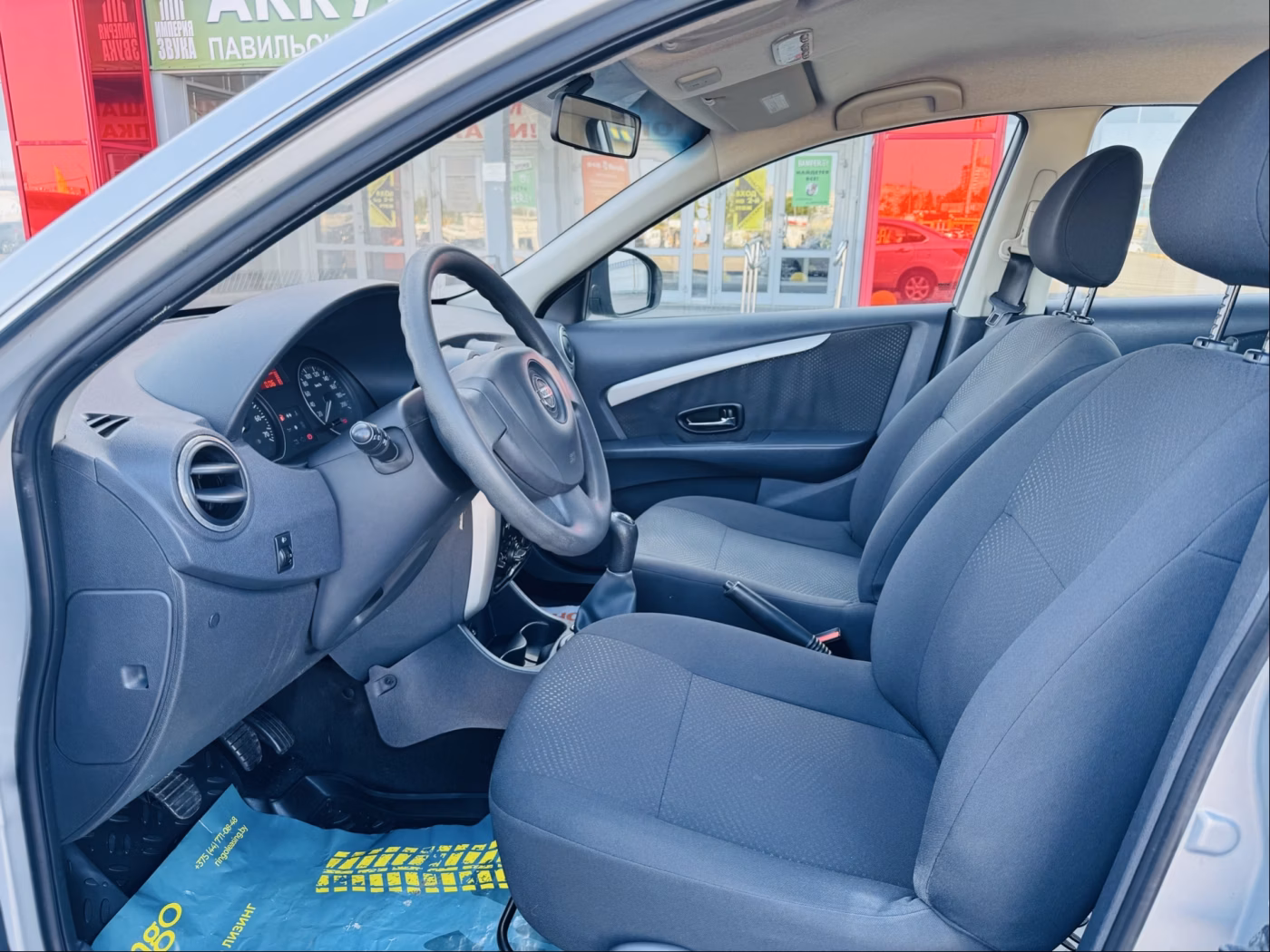 Nissan Almera фото 5