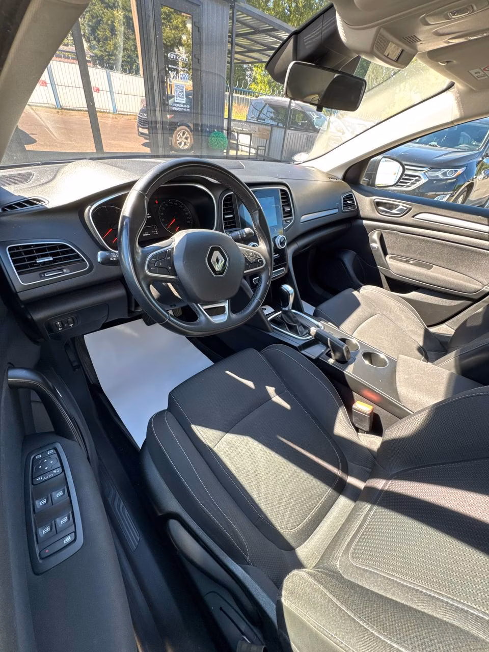 Renault Megane фото 9