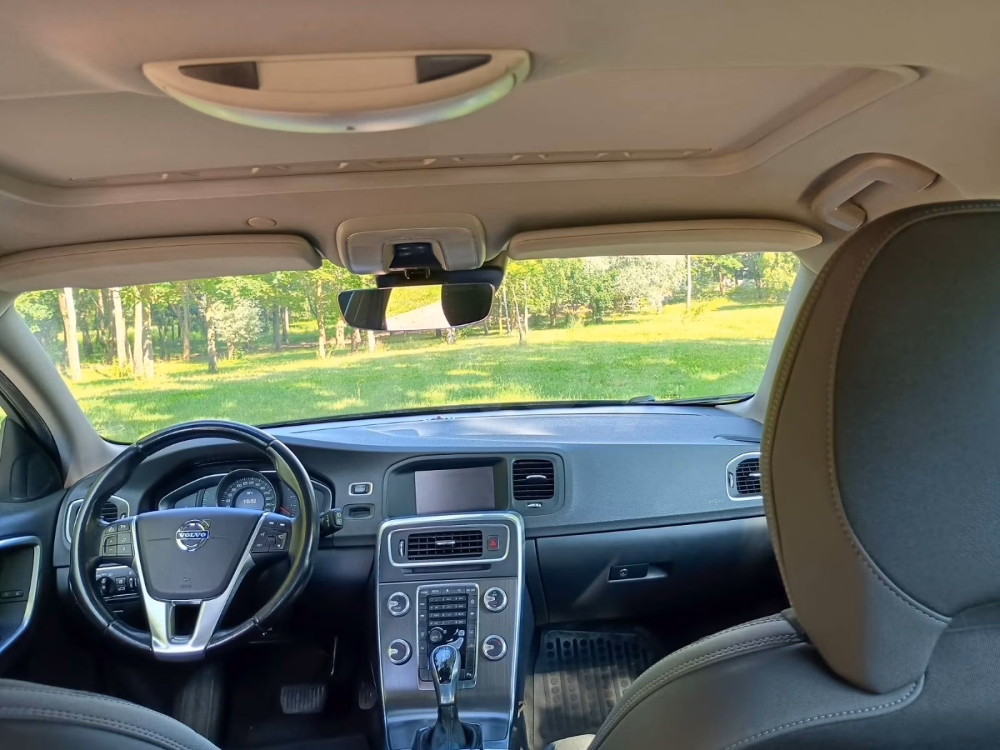 Volvo V60 фото 7