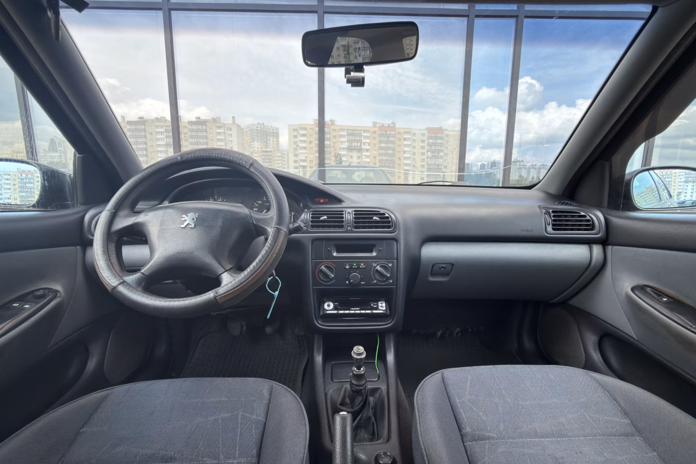 Peugeot 406 фото 9
