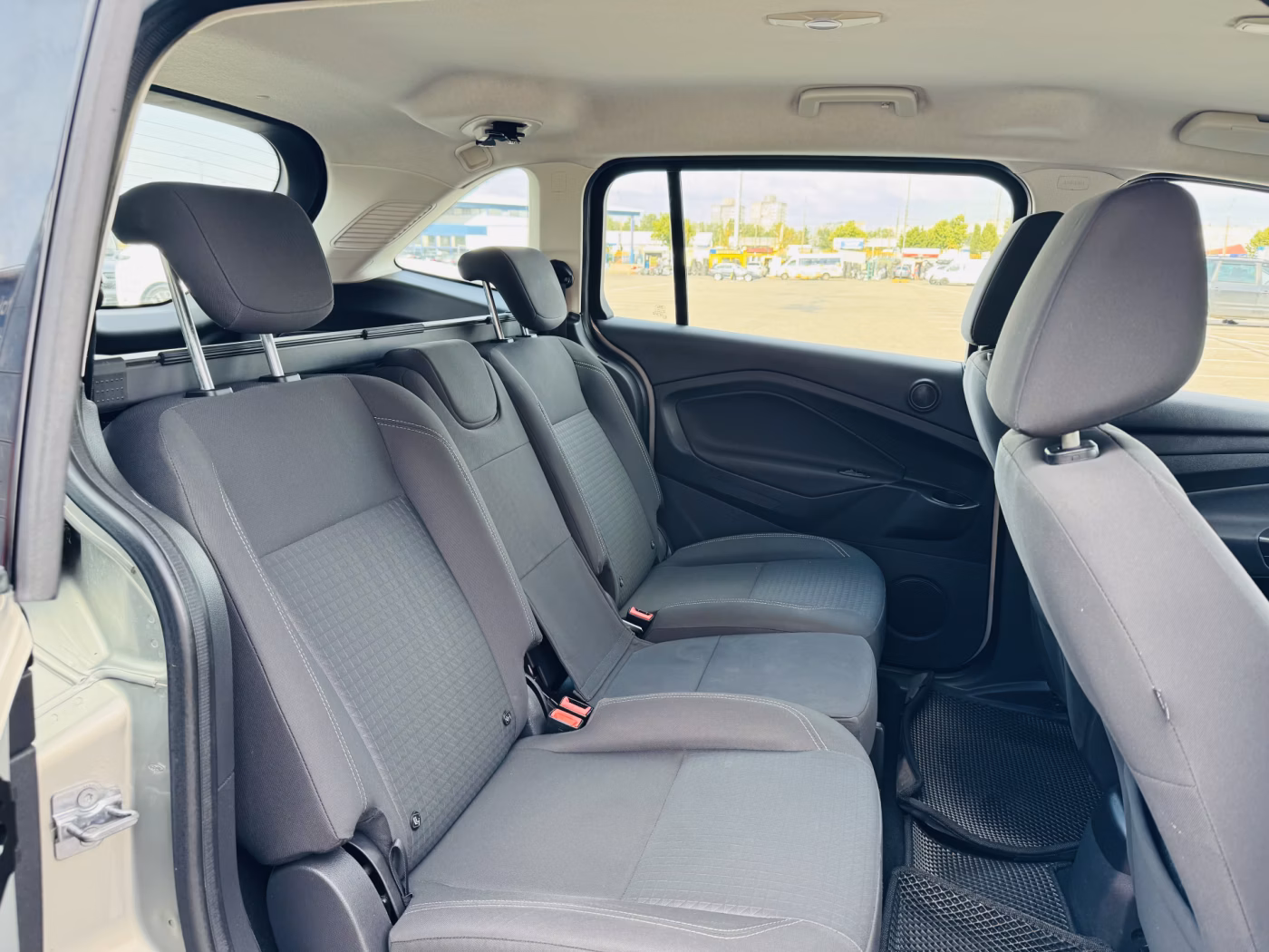Ford Grand C-Max фото 8
