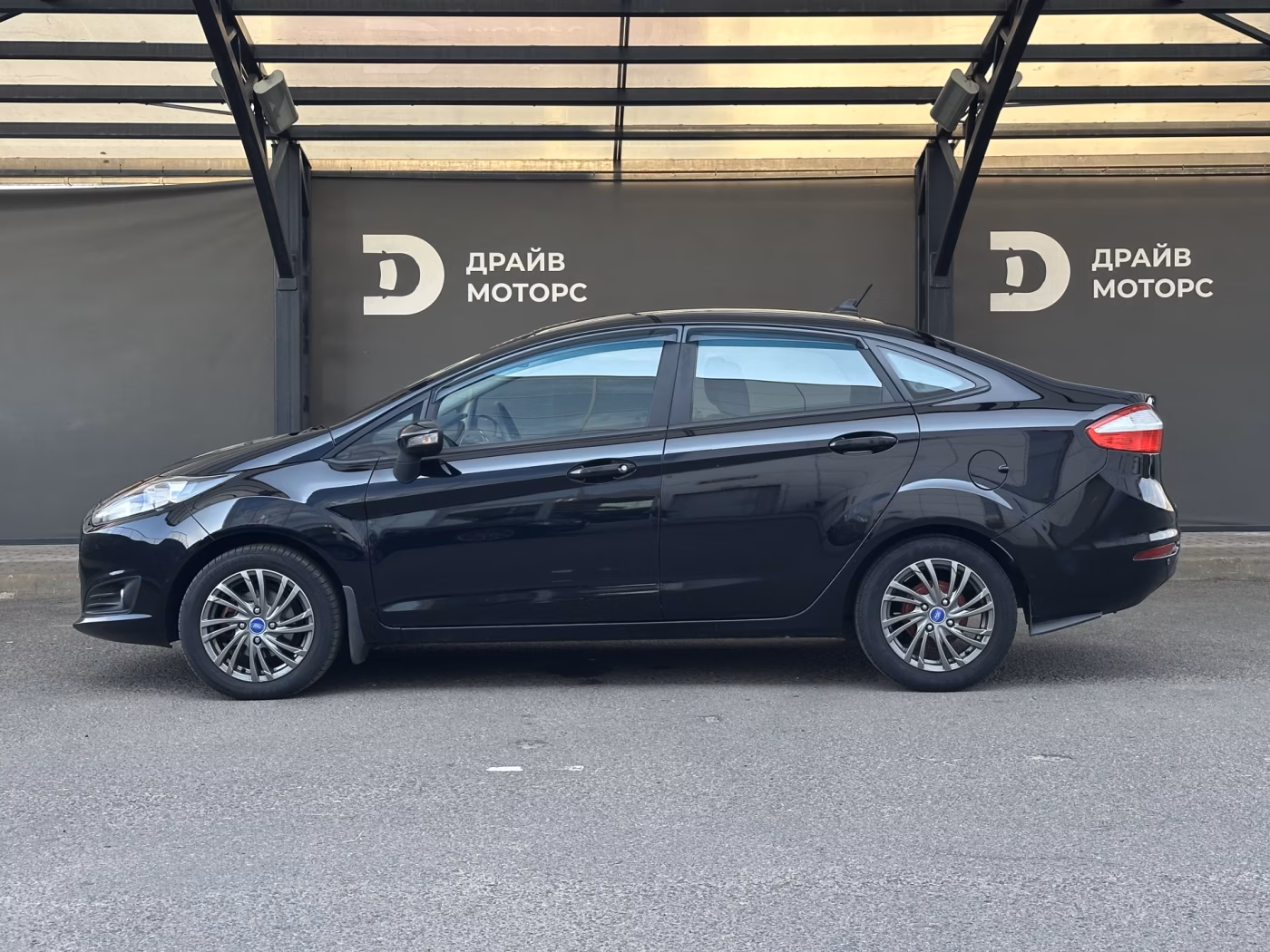 Ford Fiesta фото 3