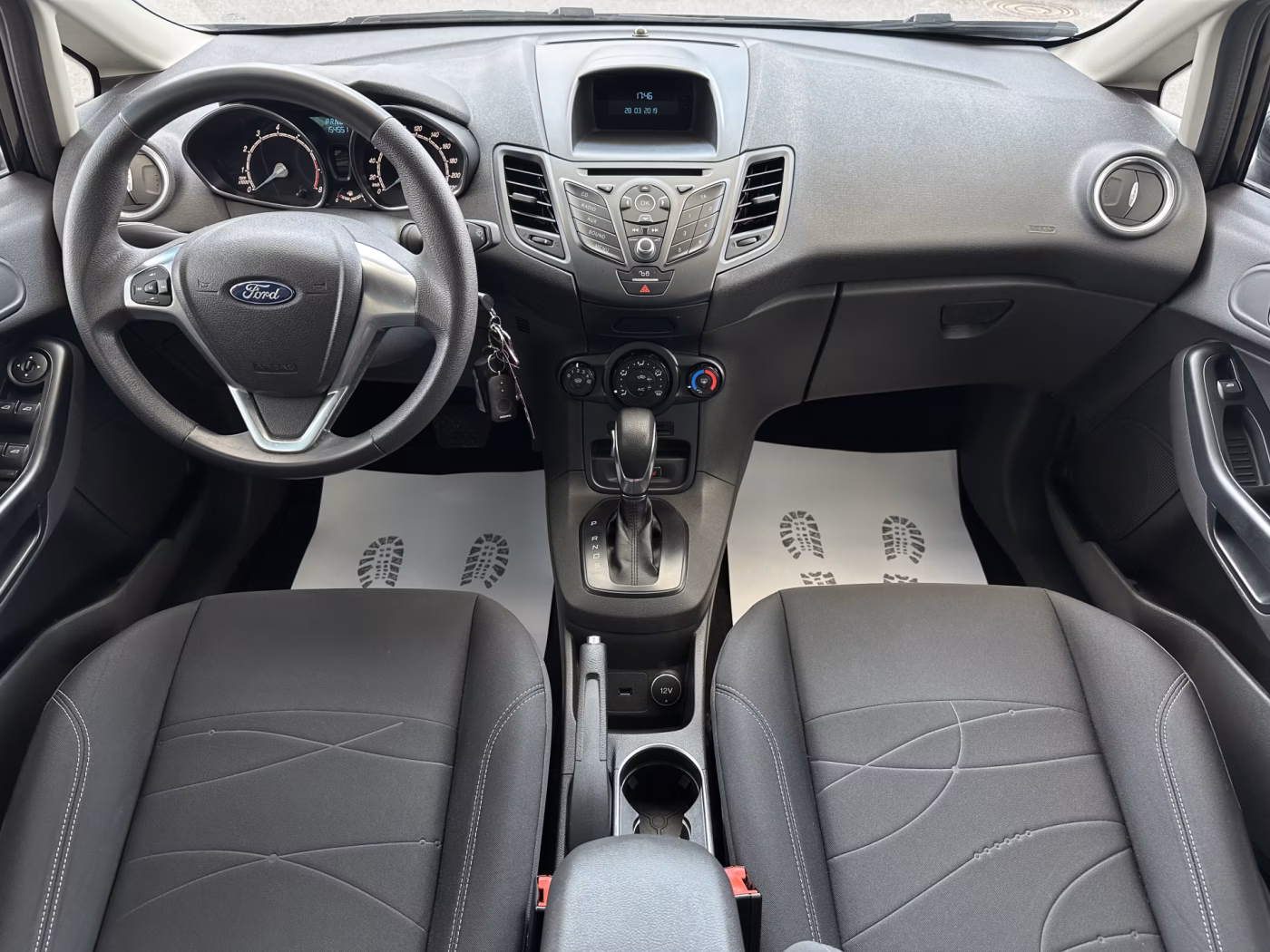 Ford Fiesta фото 9