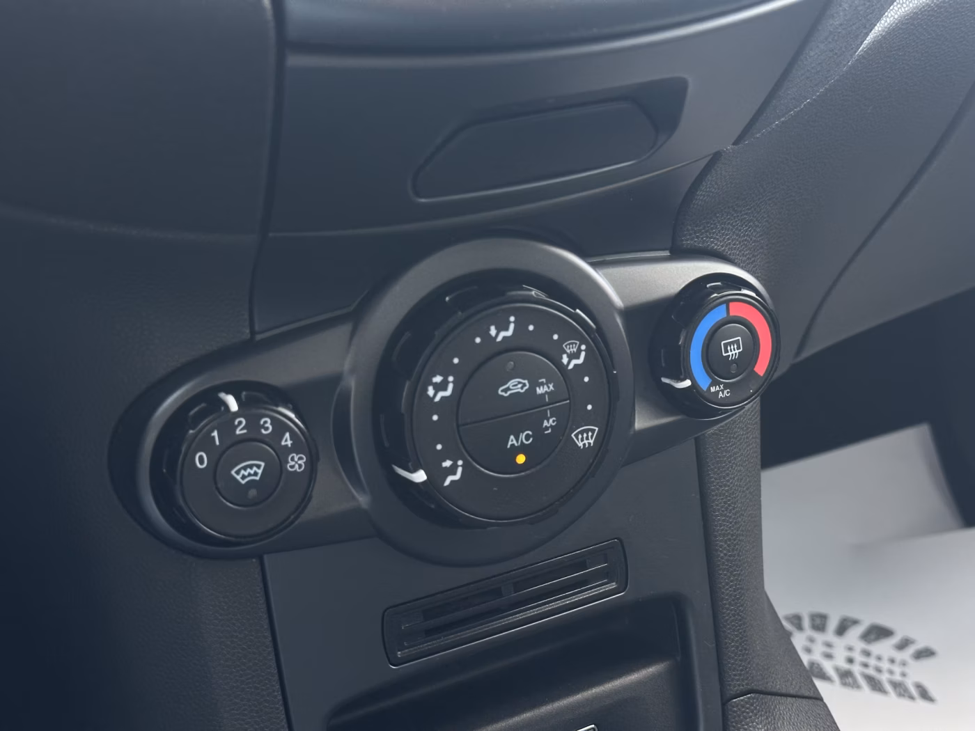 Ford Fiesta фото 16