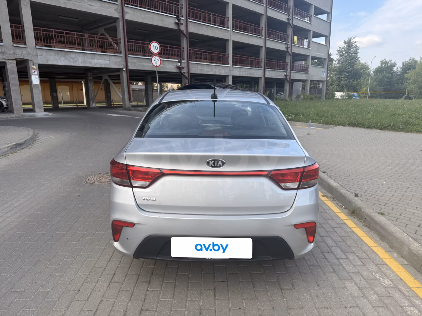 Kia Rio фото 5