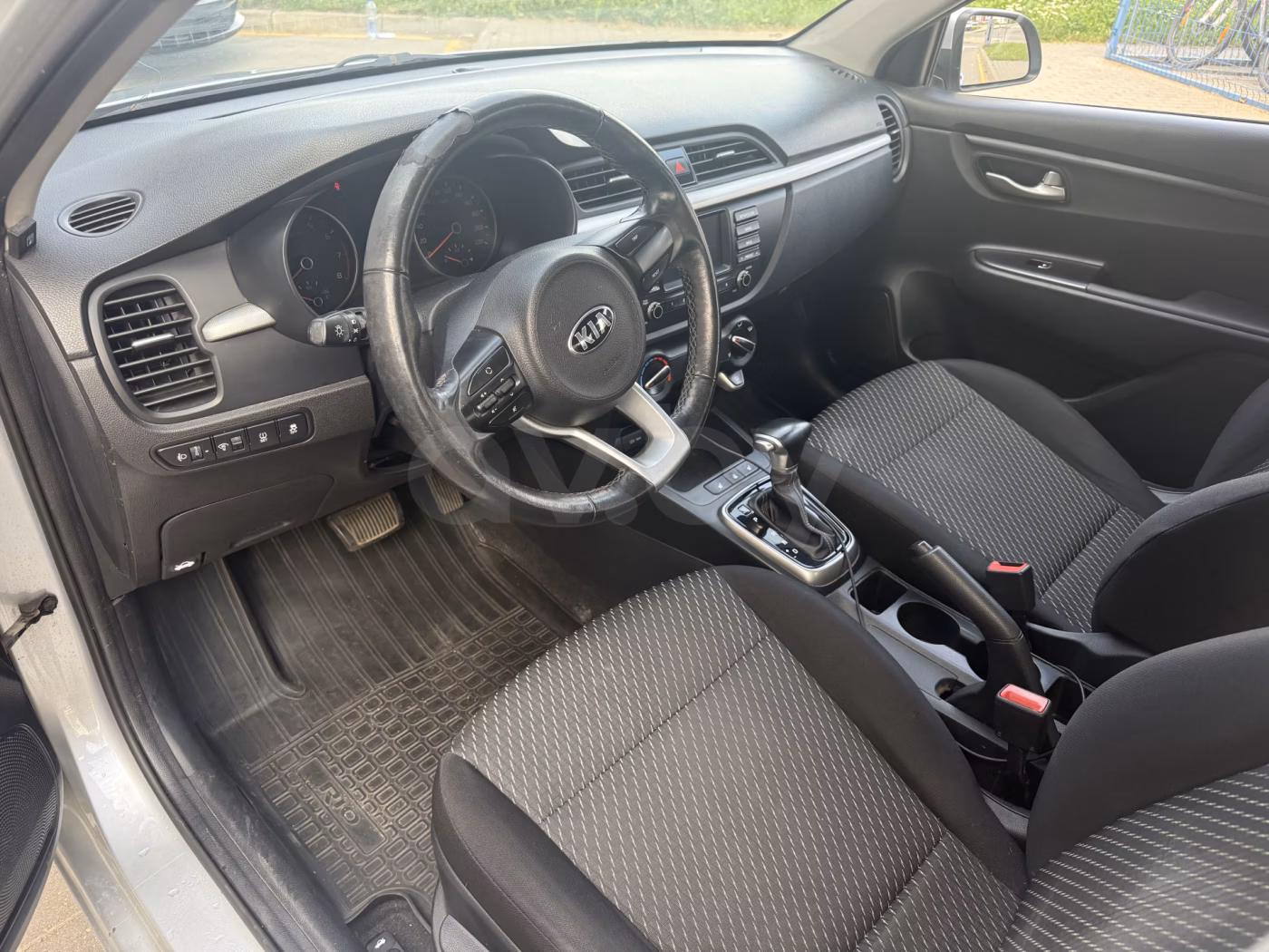 Kia Rio фото 9