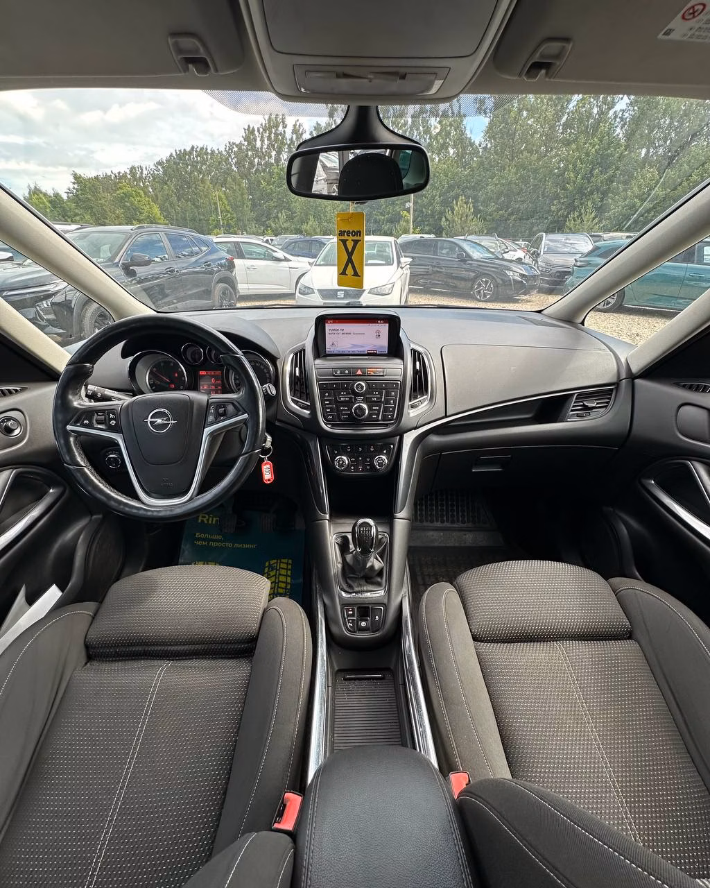 Opel Zafira фото 9