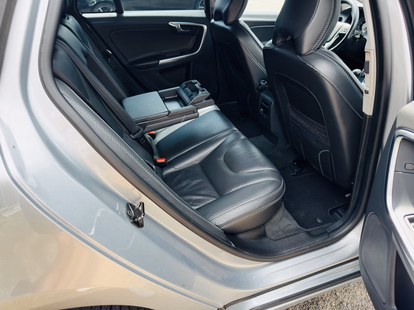 Volvo V60 фото 12