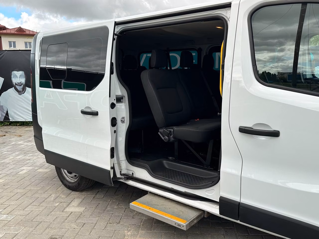 Renault Trafic фото 11
