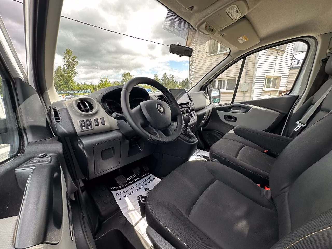 Renault Trafic фото 13