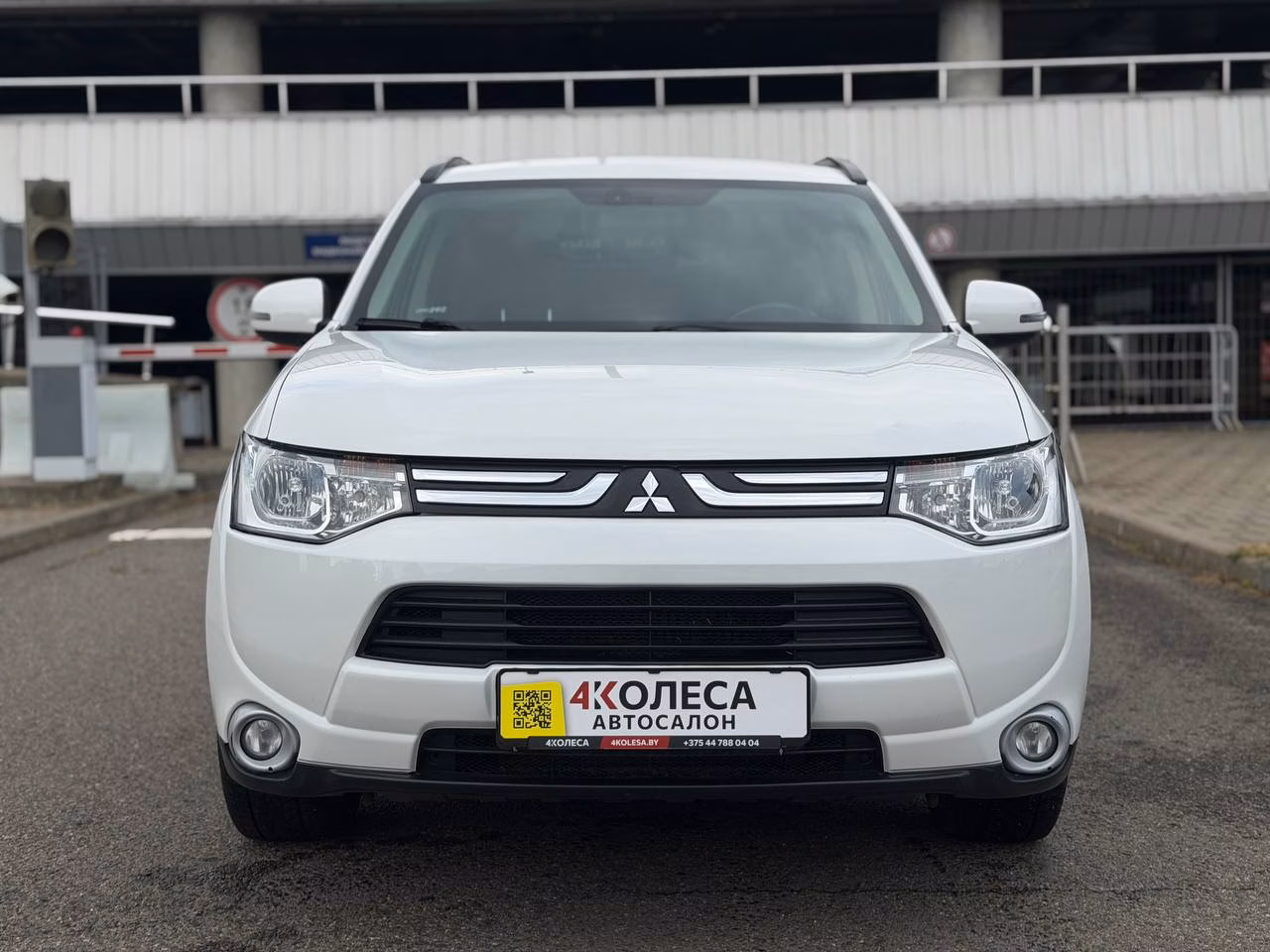 Mitsubishi Outlander фото 2