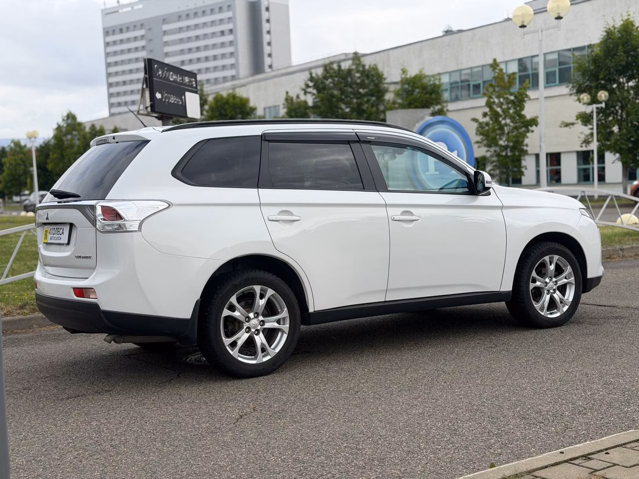 Mitsubishi Outlander фото 4