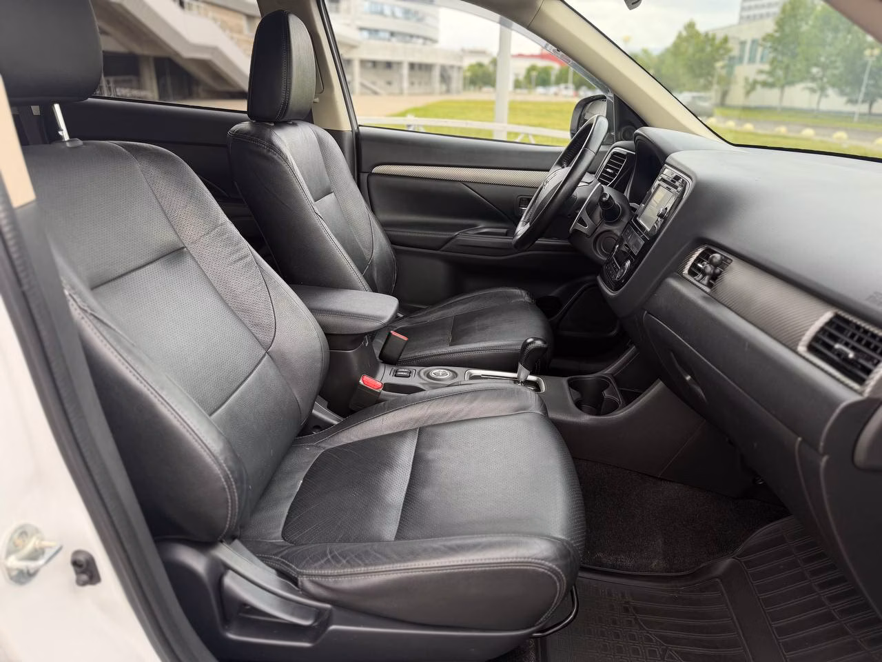 Mitsubishi Outlander фото 10