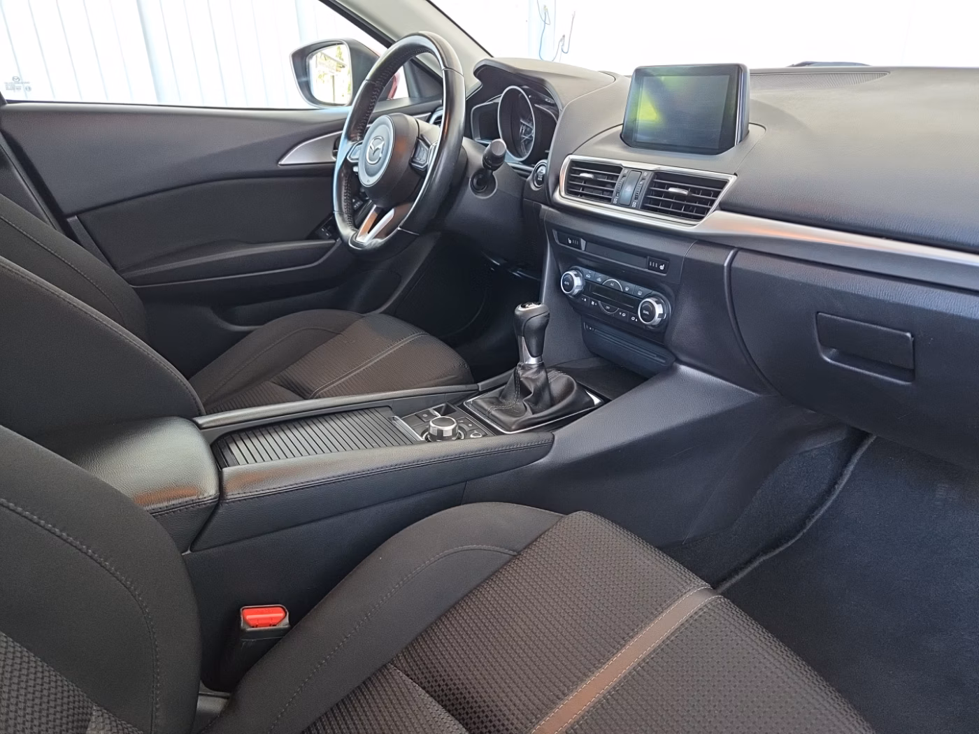 Mazda 3 фото 13