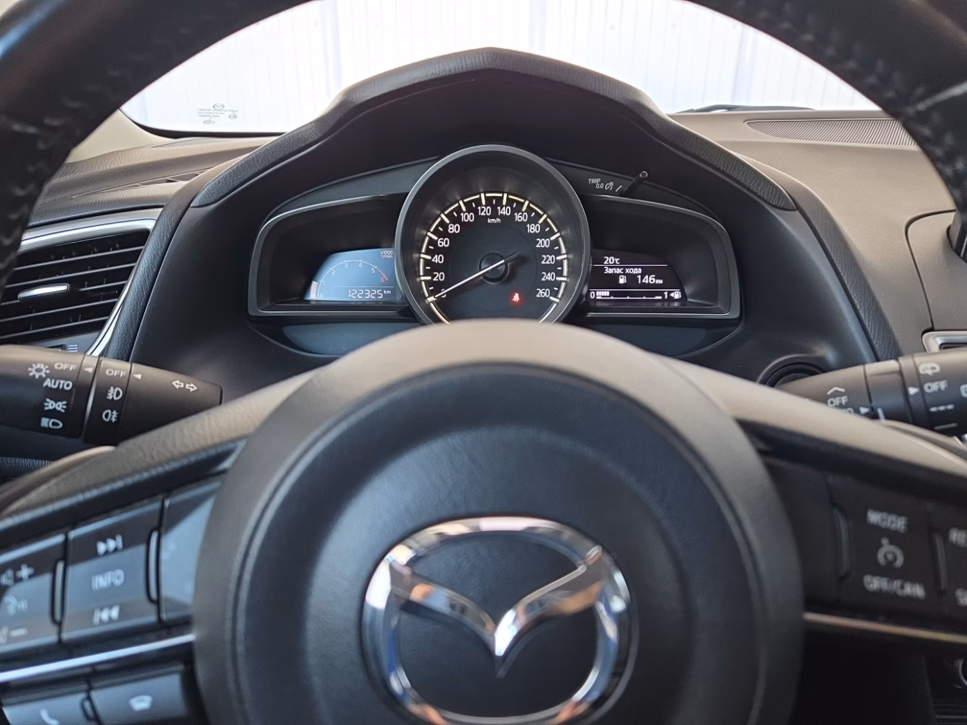 Mazda 3 фото 19