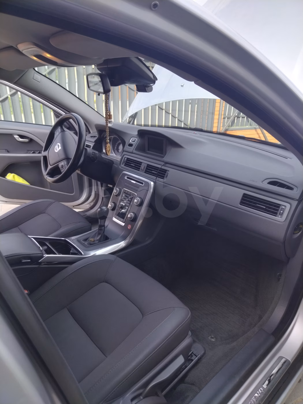Volvo V70 фото 16