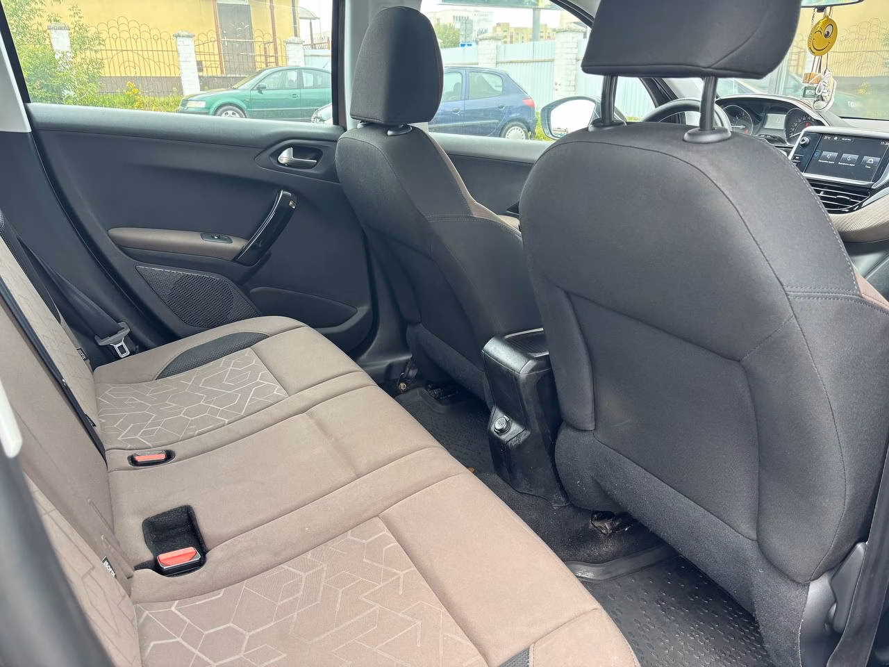 Peugeot 2008 фото 11