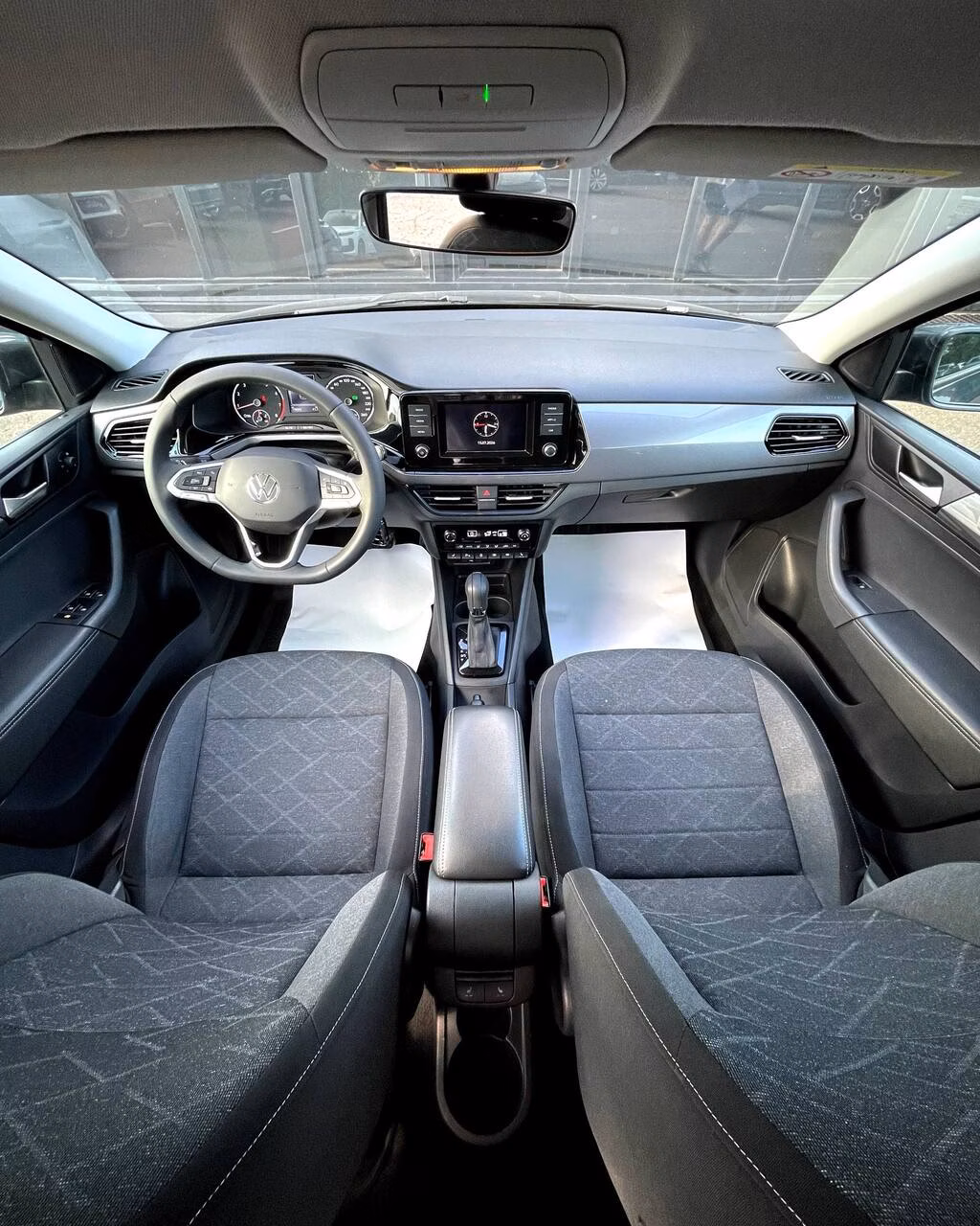 Volkswagen Polo Sedan фото 10
