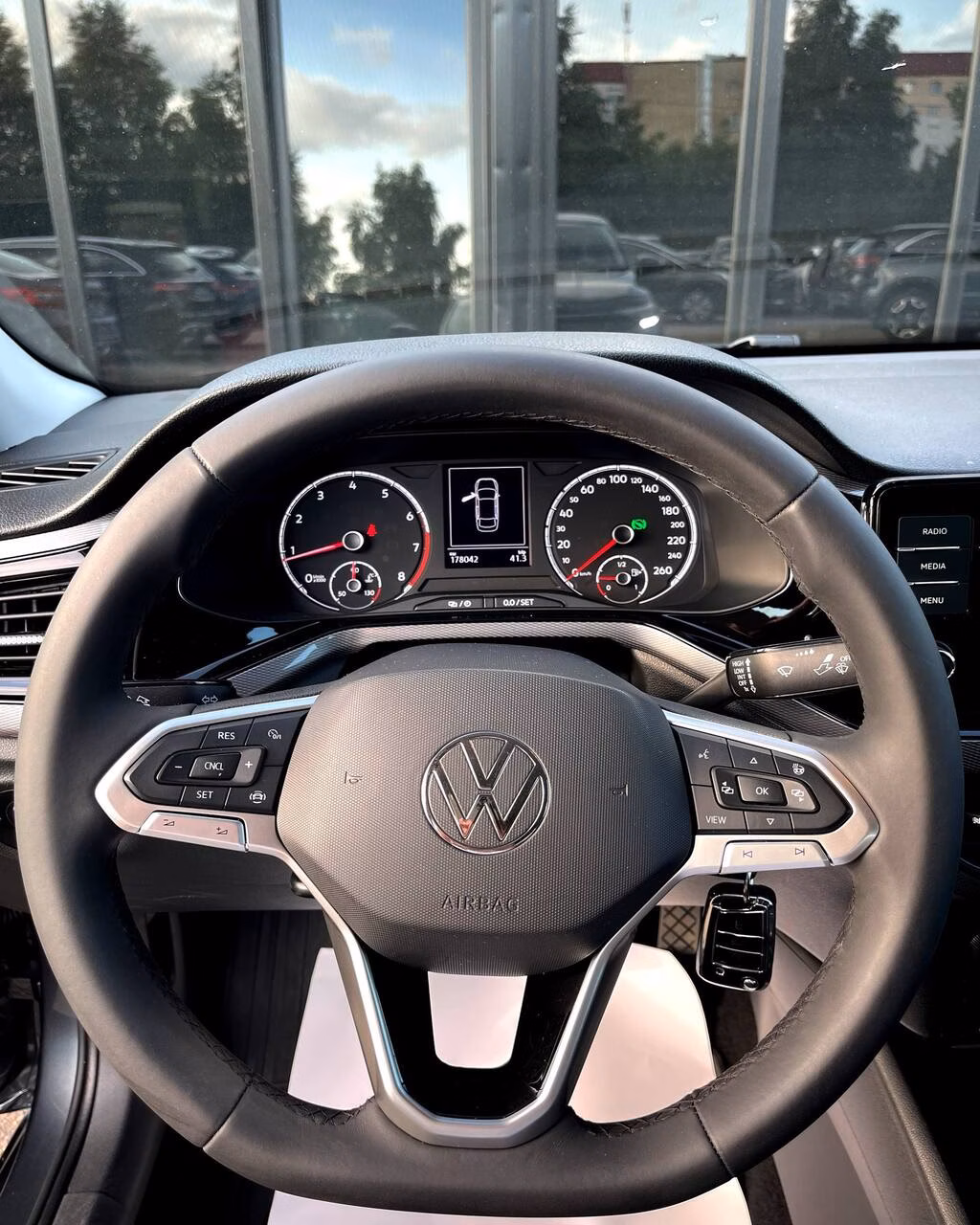 Volkswagen Polo Sedan фото 15