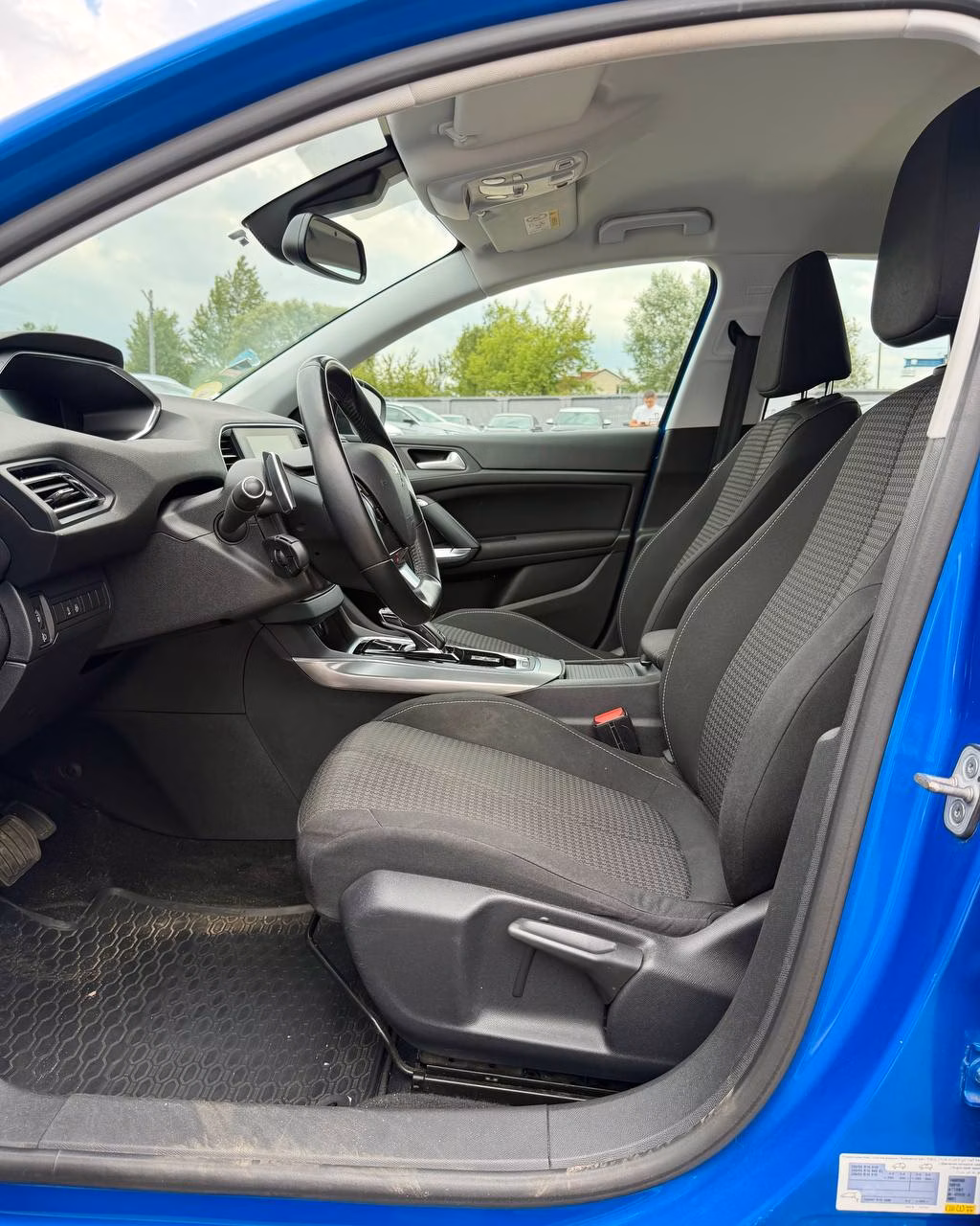 Peugeot 308 фото 10