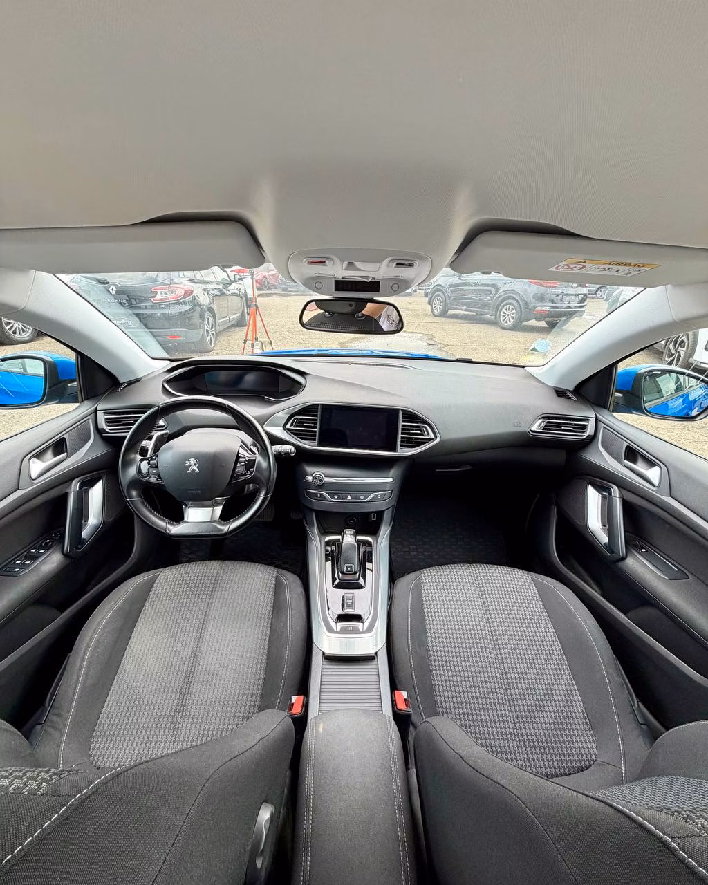 Peugeot 308 фото 11