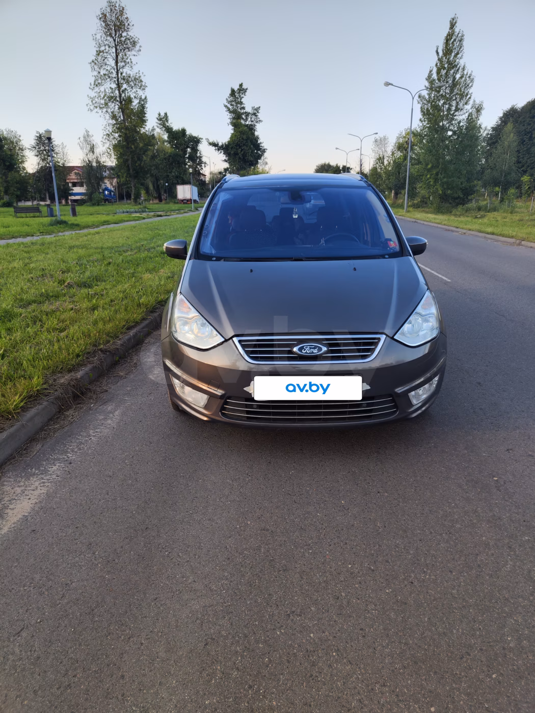 Ford Galaxy фото 8