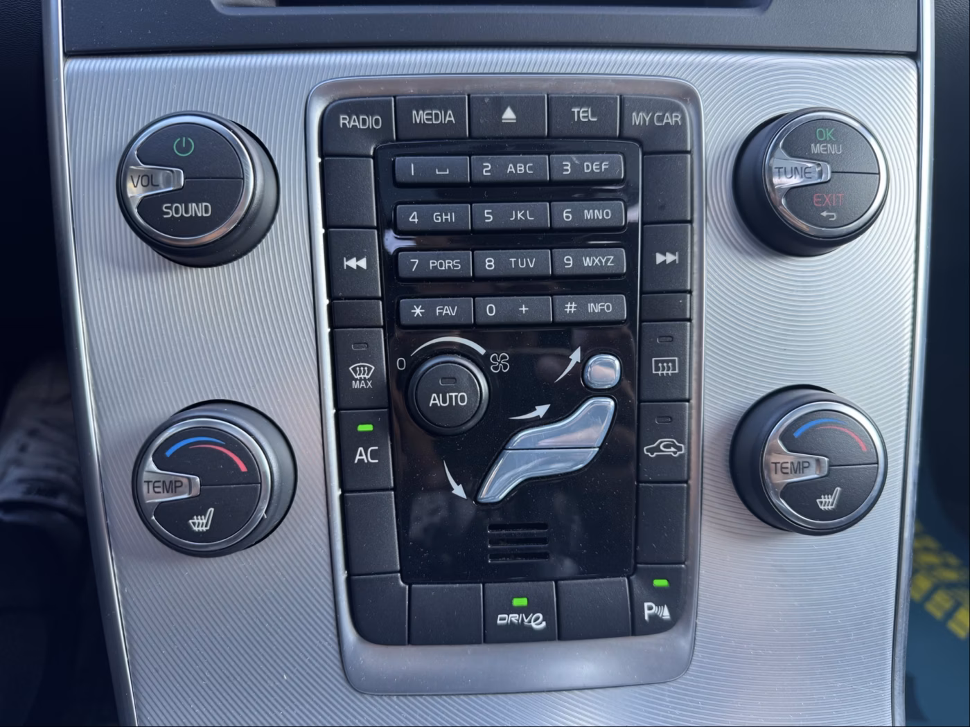 Volvo V60 фото 26