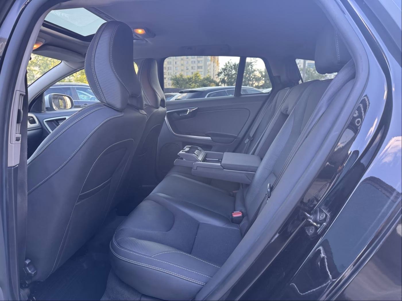 Volvo V60 фото 12