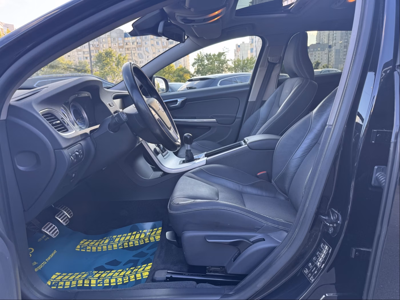Volvo V60 фото 10