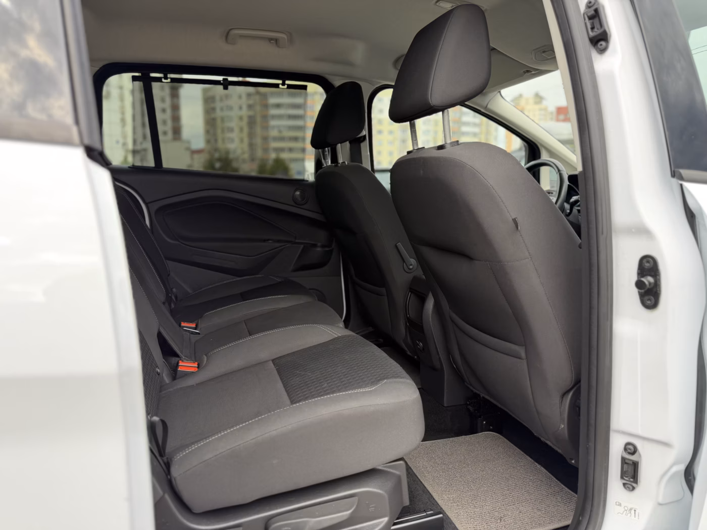 Ford Grand C-Max фото 10
