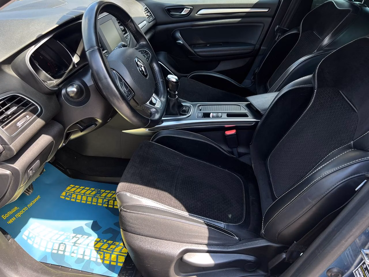 Renault Megane фото 8
