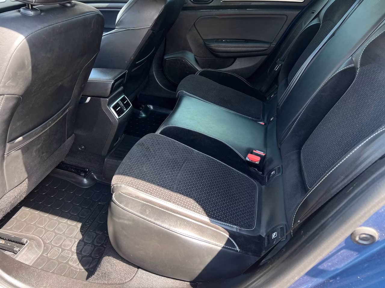 Renault Megane фото 10