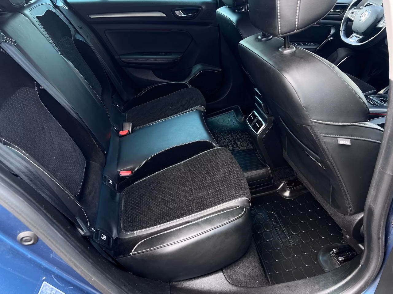 Renault Megane фото 17