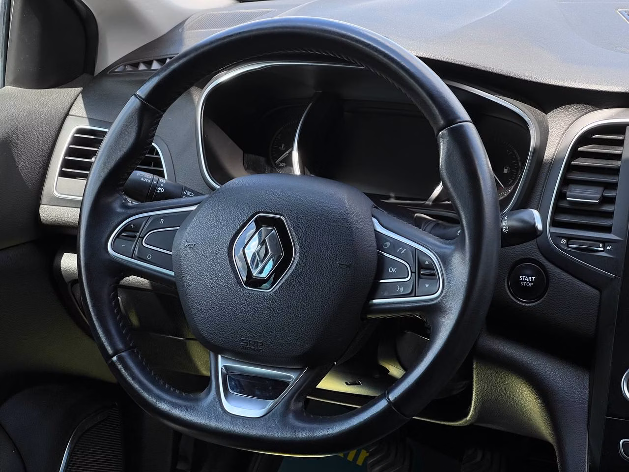 Renault Megane фото 14