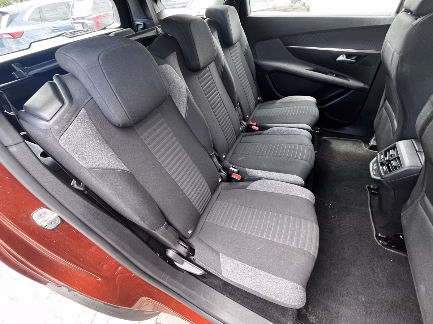 Peugeot 5008 фото 18