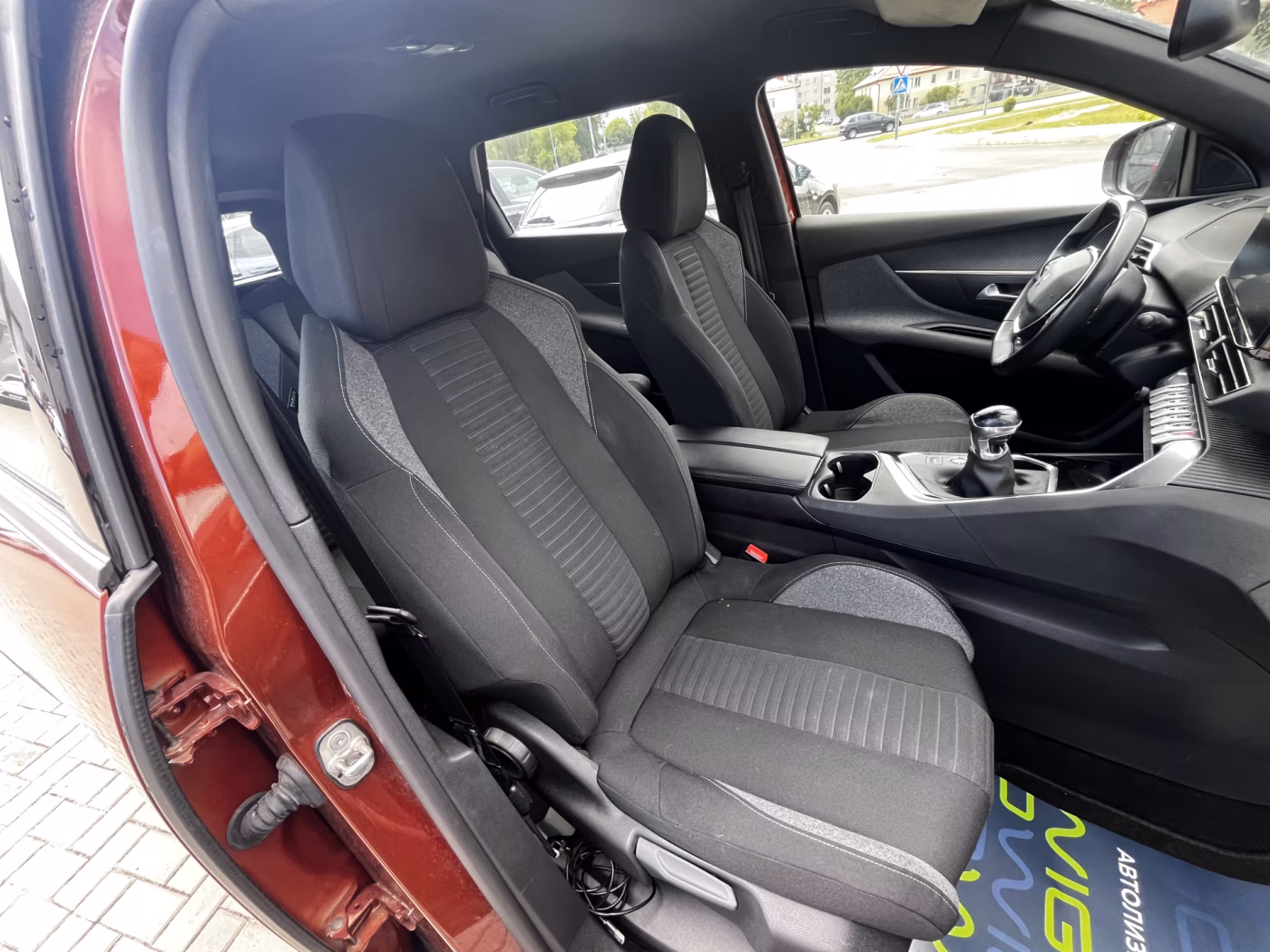 Peugeot 5008 фото 16