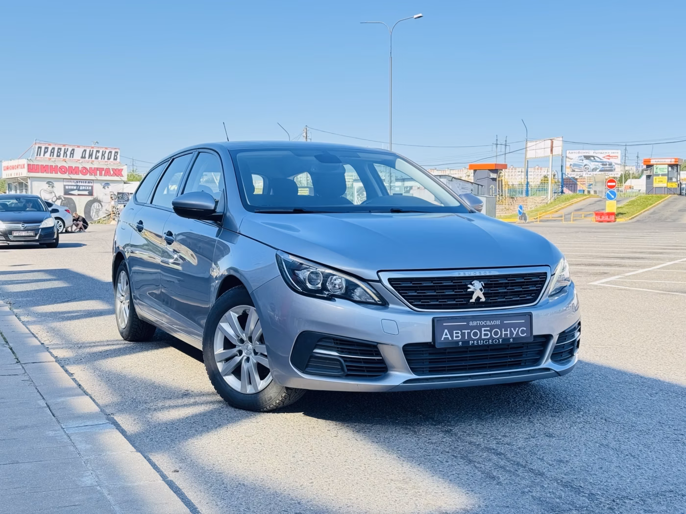 Peugeot 308 фото 2