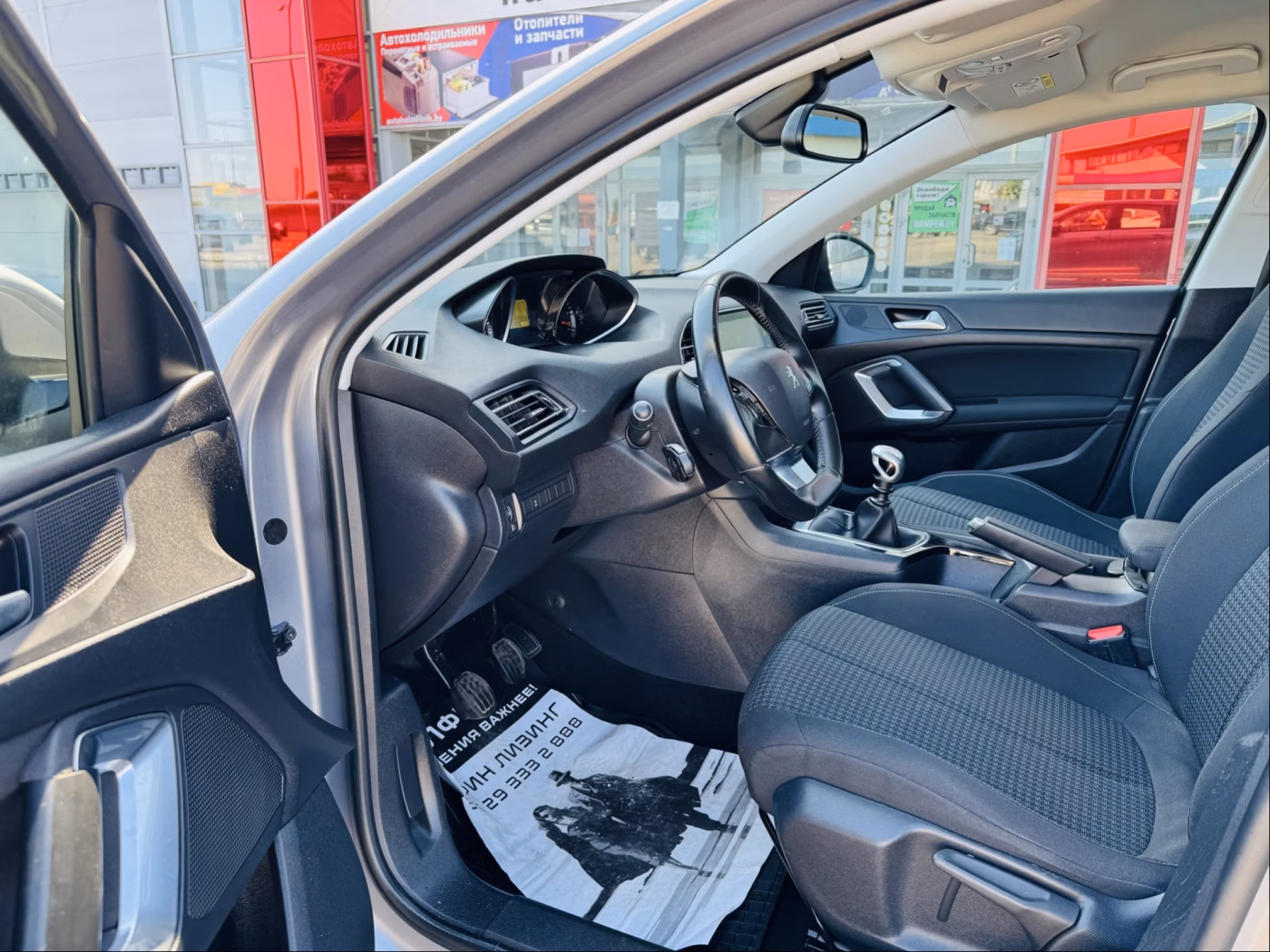 Peugeot 308 фото 5