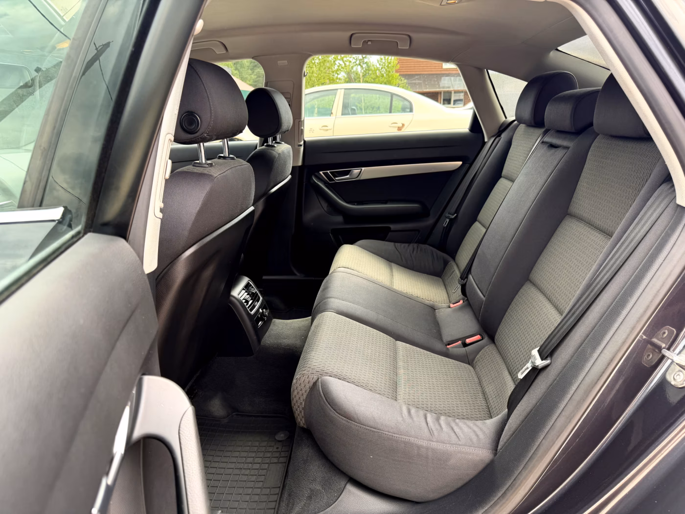Audi A6 фото 10