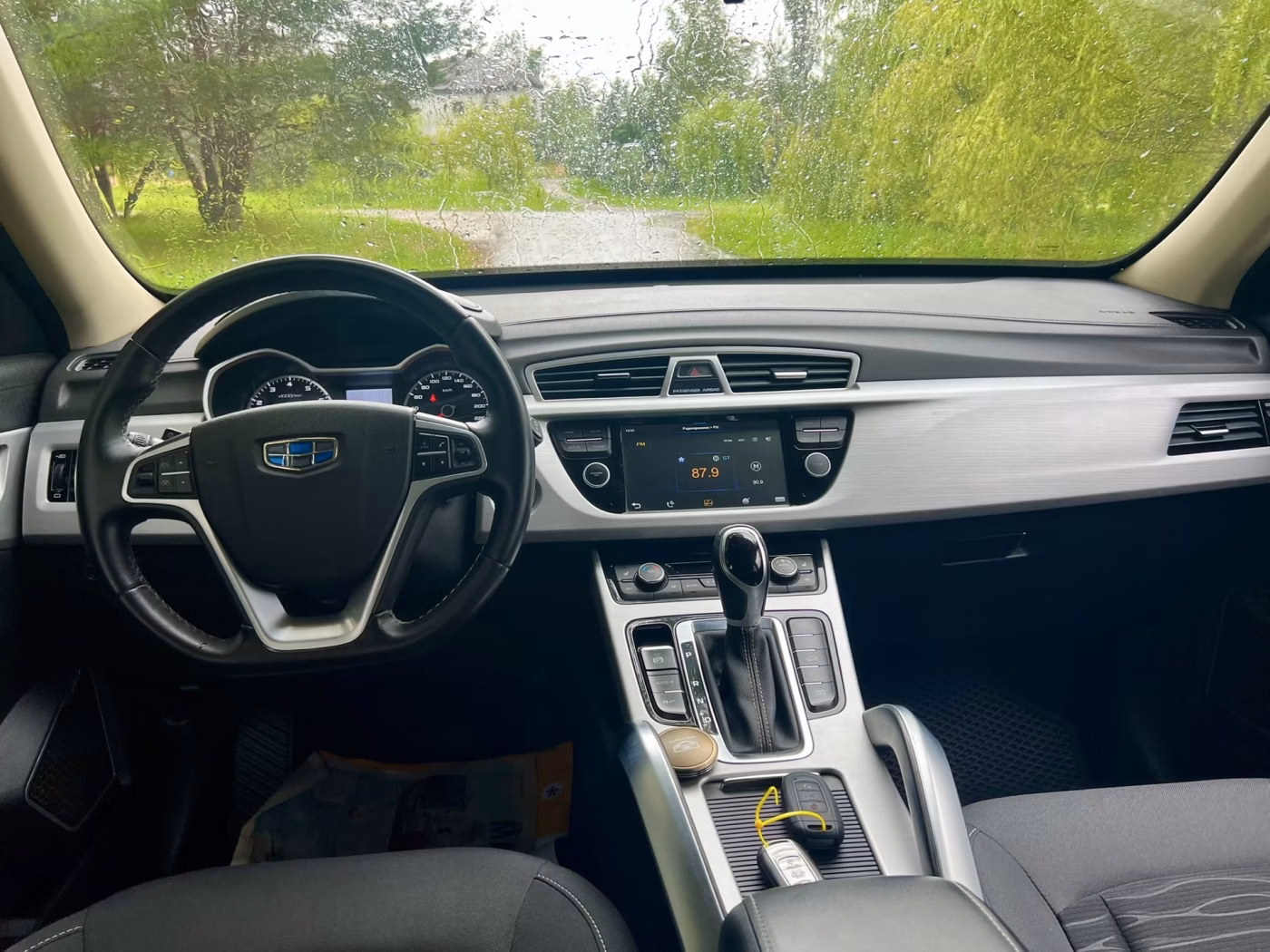 Geely Atlas фото 12